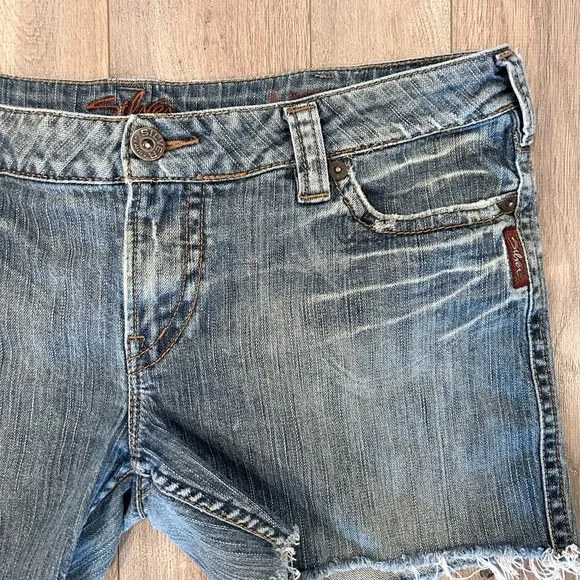 Silver Jeans Vintage Blue Frayed Denim Shorts - Picture 2 of 6